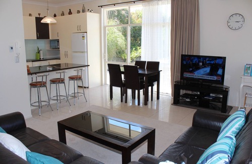 Whitford House | Relaxing Rural Retreat Near Beaches– Family-Friendly Holiday Home