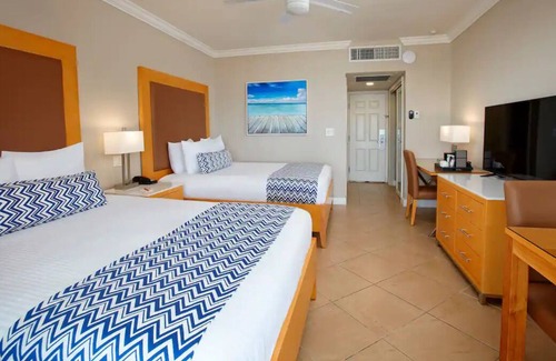 Philipsburg House | Relaxing Stay! 4 Units, Swimming Pools, Free Parking! Close to Little Bay Beach!