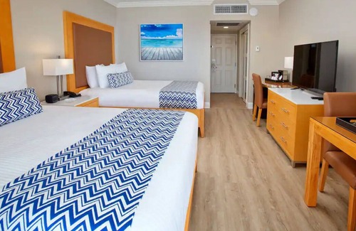 Philipsburg House | Relaxing Stay! 4 Units, Swimming Pools, Free Parking! Close to Little Bay Beach!