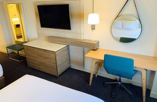 Downtown Columbus Hotel | Relaxing Stay Downtown! Near Victorian Village, Pets are Welcome, w/Garden!