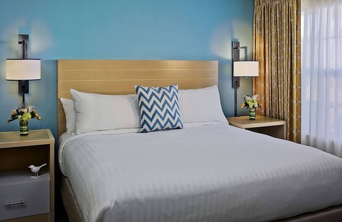 Chesterfield Hotel | Relaxing Suite nr Missouri Bluffs Golf Club & Monarch Levee Trail! Free Parking!