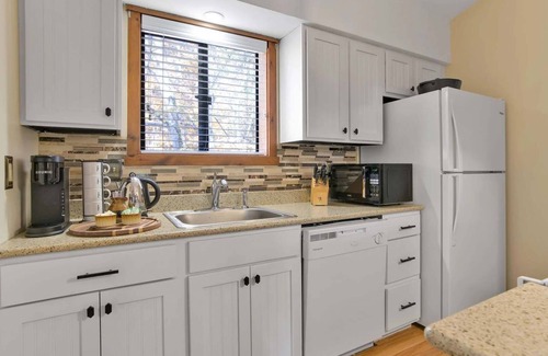 Quechee Condo | Relaxing Unit in Heart of Quechee | Mill Run 2C