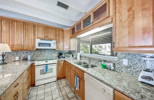 Lower Matecumbe Beach House | Relaxing waterfront retreat with boat dock & amazing ocean views