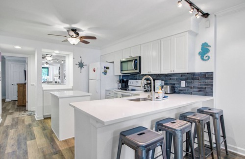 Isle of Palms Condo | Relaxing Wild Dunes Oceanfront Condo with pool access
