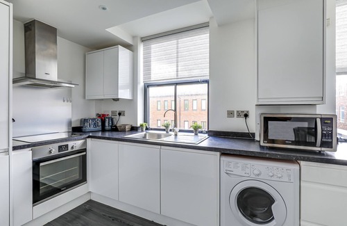 Canterbury Apartment | Relocators | Contractors - Exceptional Spacious Apartment