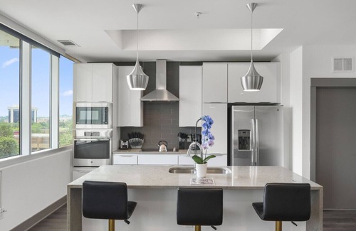 Second Ward Condo | Reluxme | Uptown Lux High Rise Next to Stadiums