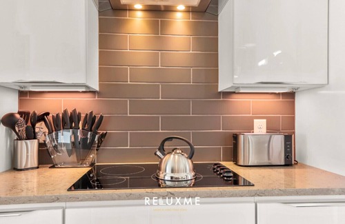 Second Ward Condo | Reluxme | Uptown Lux High Rise Next to Stadiums
