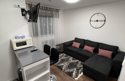 Rosny-sous-Bois Apartment | Remarkable 1-Bed Apartment in Rosny-sous-Bois