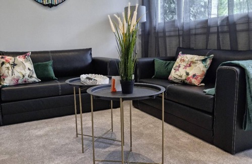 Hackney Wick Apartment | Remarkable 3-bed Apartment in London