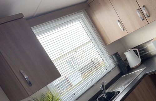 Skegness Apartment | Remarkable 3-Bed caravan, direct beach access