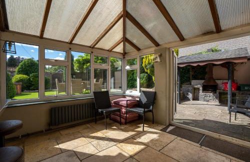 Caerleon House | Remarkable 4-Bed Cottage in Cearleon