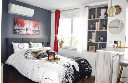 Le Kremlin-Bicetre Apartment | Remarkable air-con 1-Bed Apartment by Paris
