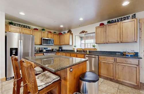 Bear Hollow Village House | Remarkable Bear Hollow townhome with private hot tub & mountain views
