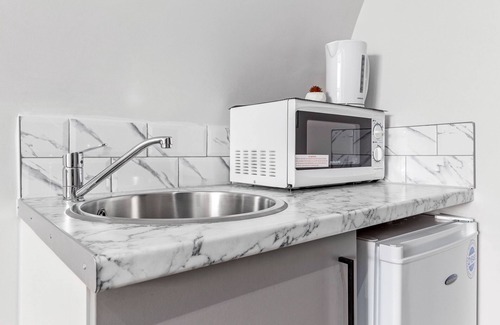 Penge Apartment | Remarkable Serviced Room Sydenham London Se26