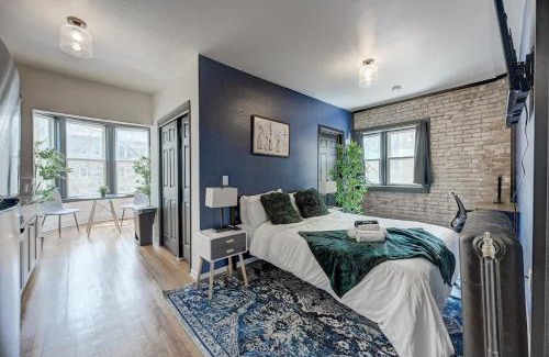 Lower East Side Apartment | Remodel Cozy Studio McKinley Beach - Brady St Least