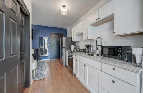 Lower East Side Apartment | Remodel Cozy Studio McKinley Beach - Brady St Least