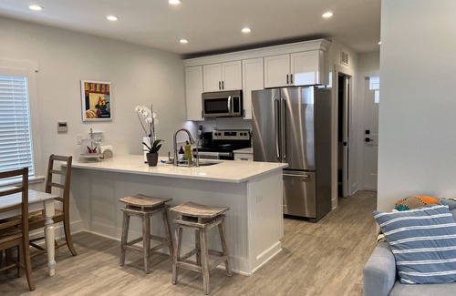 Jacksonville Beach Apartment | Remodeled 1 BR across from Beach. Restaurants, bars, shops. Extended stay rates.
