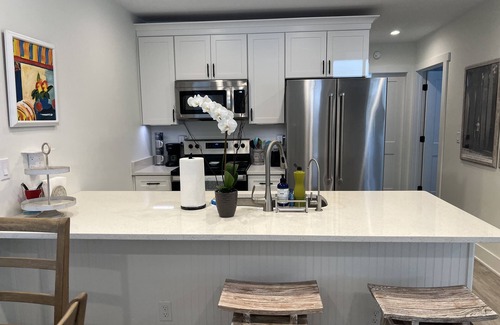 Jacksonville Beach Apartment | Remodeled 1 BR across from Beach. Restaurants, bars, shops. Extended stay rates.