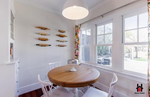 West Second Street Historic District House | Remodeled 1920s Bungalow and Retro Casita, Hammock
