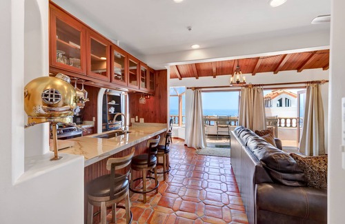 Avalon Condo | Remodeled 1B|1B Villa,Golf Cart, WIFI, Gorgeous Panoramic Ocean Views, golf cart