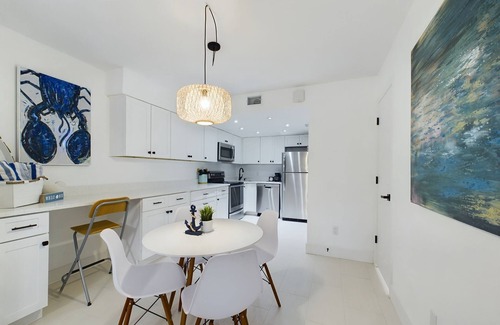 Cape Caneveral Beach Gardens Condo | Remodeled 2 Bedroom Condo in Royal Mansions Oceanfront Complex - Cape Canaveral!