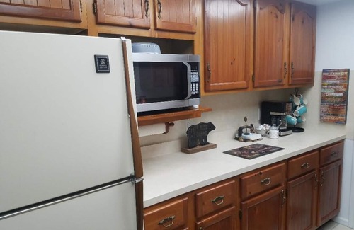 Paradise House | Remodeled 4 bedroom home in downtown Paradise next to our Fresh Coast Cafe'.