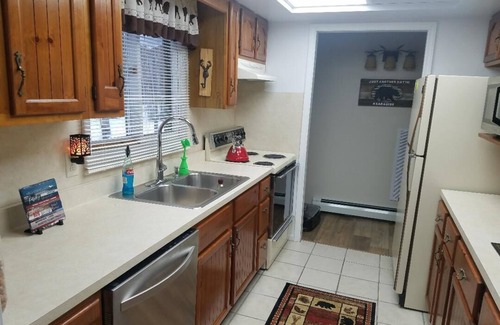Paradise House | Remodeled 4 bedroom home in downtown Paradise next to our Fresh Coast Cafe'.