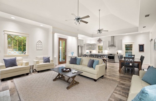 Grayton Beach House | Remodeled +5 min walk to BEACH +Heated Pool +Bikes +3 bedrooms on the 1st floor