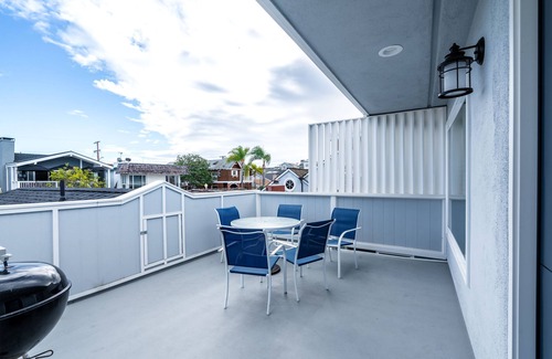 Balboa Island House | Remodeled Balboa Island Gem