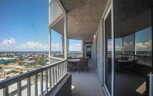 South Island Apartment | Remodeled Beachfront Condo with Gulf and Bay Views
