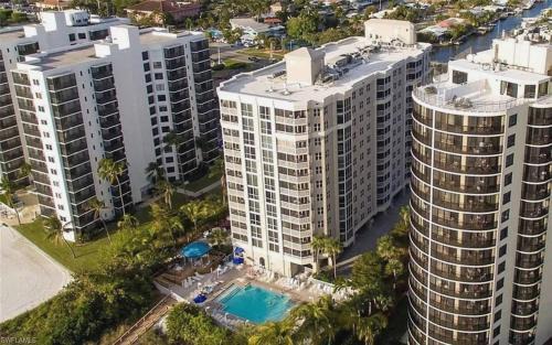 South Island Apartment | Remodeled Beachfront Condo with Gulf and Bay Views