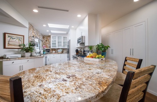 Halama Street House | REMODELED BEACHFRONT ESTATE, MAGNIFICENT MANGO SURF
