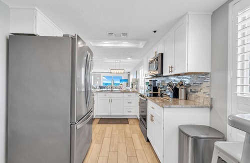 Destin Condo | Remodeled Beachfront 😎 HGTV WORTHY ⛵️⛵️ Perfect Balcony View 7th Floor 🐬
