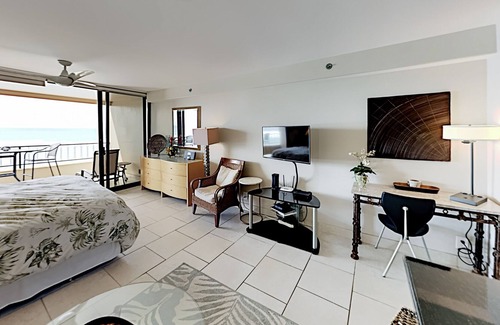 Honokowai Condo | Remodeled Beachfront Studio with pool, hot tub, ocean views, & private lanai