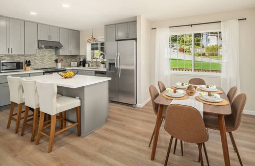 Lake Hills House | Remodeled Bellevue Family home w AC close to everything