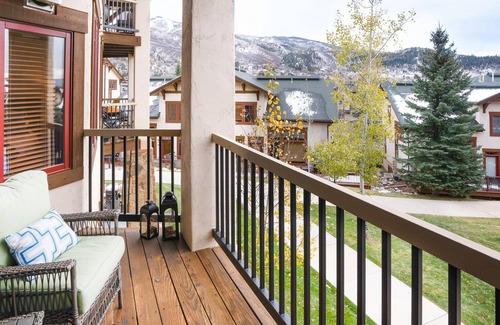 Steamboat Springs Condo | Remodeled condo with slope views, fireplace, pool, hot tubs, & gym
