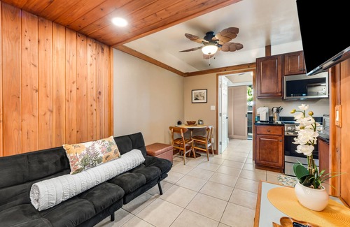 Hilo Apartment | Remodeled condo in the heart of Hilo with pool, lanai & walkable location