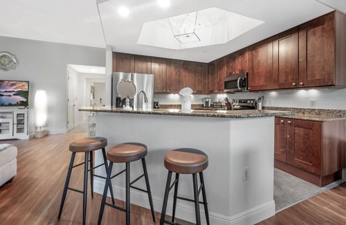 Naples Condo | Remodeled Condo @ The Cottages Naples Bay Resort