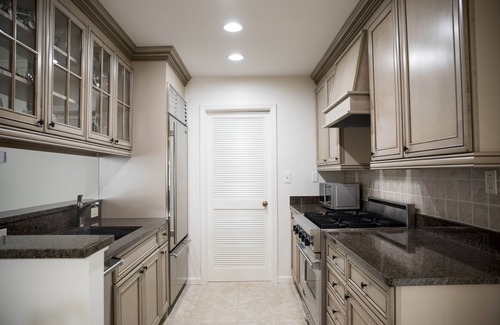 Harbor Springs Condo | Remodeled condo. Less than half a mile to downtown HS, the beach and boat docks!