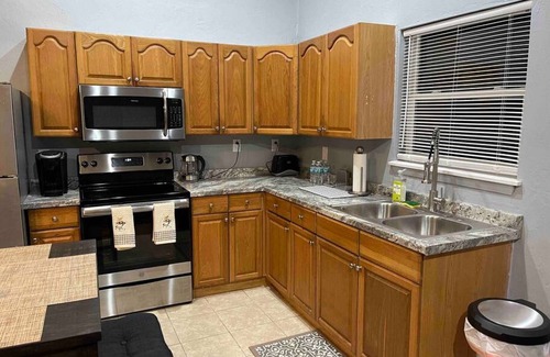 Alachua House | Remodeled cottage close to Springs and Gainesville