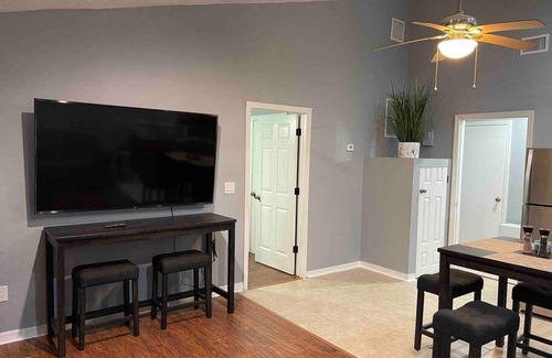 Alachua House | Remodeled cottage close to Springs and Gainesville