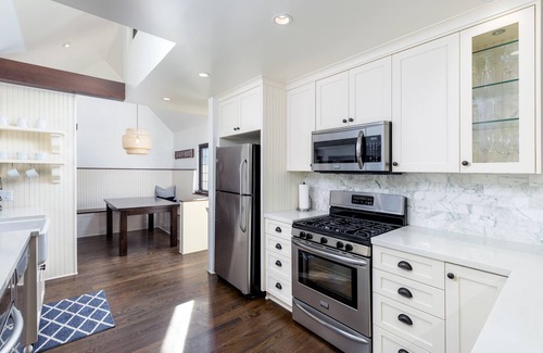 La Jolla Shores House | Remodeled Cottage - Minutes to Beach, Park, Shops!