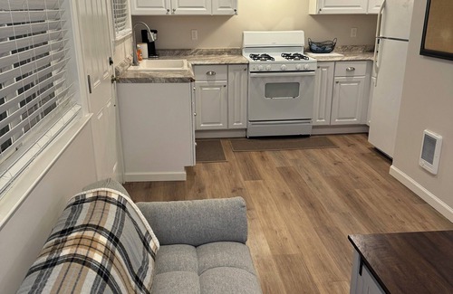 Salinas House | Remodeled Cozy Retreat Close to Downtown Salinas & 25 mins to Monterey
