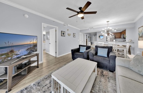 Fort Walton Beach Condo | Remodeled🌴Destin West Bayside 🌞 LAZY RIVER Side ⛵ 7 Pools ⚓ 3 Hot Tubs