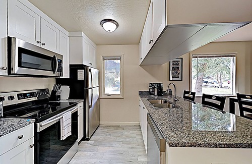 North Park City Condo | Remodeled End-Unit Ski Retreat - Walk to Park City Resort Base, Free Shuttle