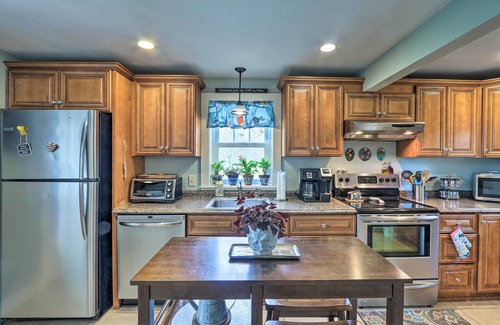 Central Waterford House | Remodeled Farmhouse in Waterford Near 2 Beaches!