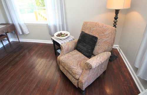 Farmington Other | Remodeled Farmhouse with quick Access to Ohiopyle Area