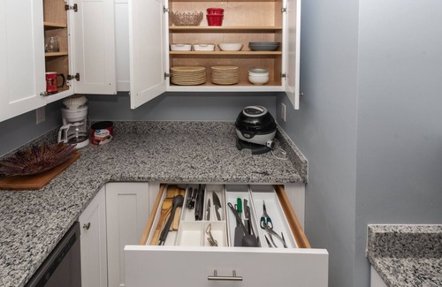 Norfolk - Virginia Beach House | Remodeled Gorgeous Townhome 15 min from the beach
