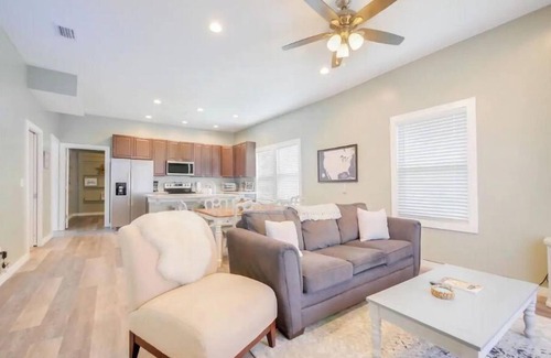 Lincolnville House | Remodeled Historic Home. Walk to DT. Office space.