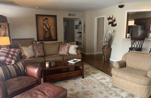 Coconino Estates House | Remodeled, Home Away From Home with A/C, Close to Downtown, Skiing and ~NAU~